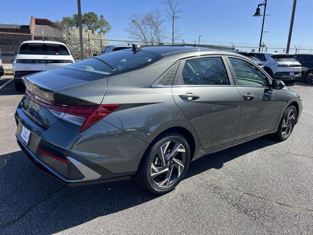 new 2024 Hyundai Elantra car, priced at $23,332