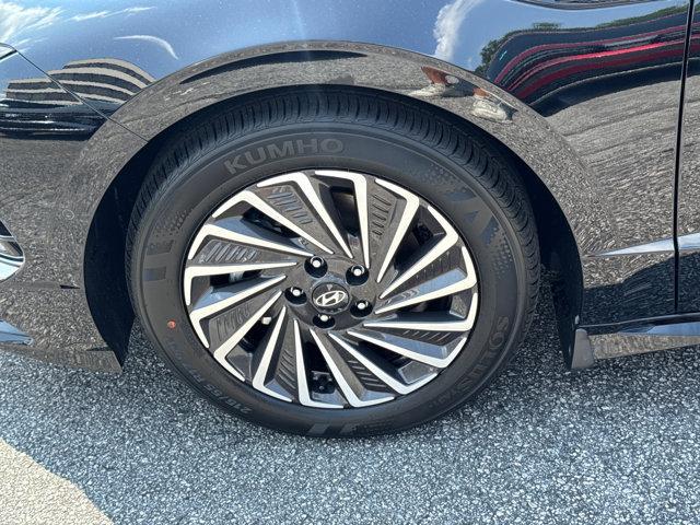 new 2025 Hyundai Sonata Hybrid car, priced at $35,960
