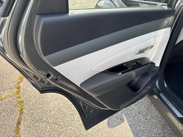 new 2025 Hyundai TUCSON Hybrid car, priced at $40,390