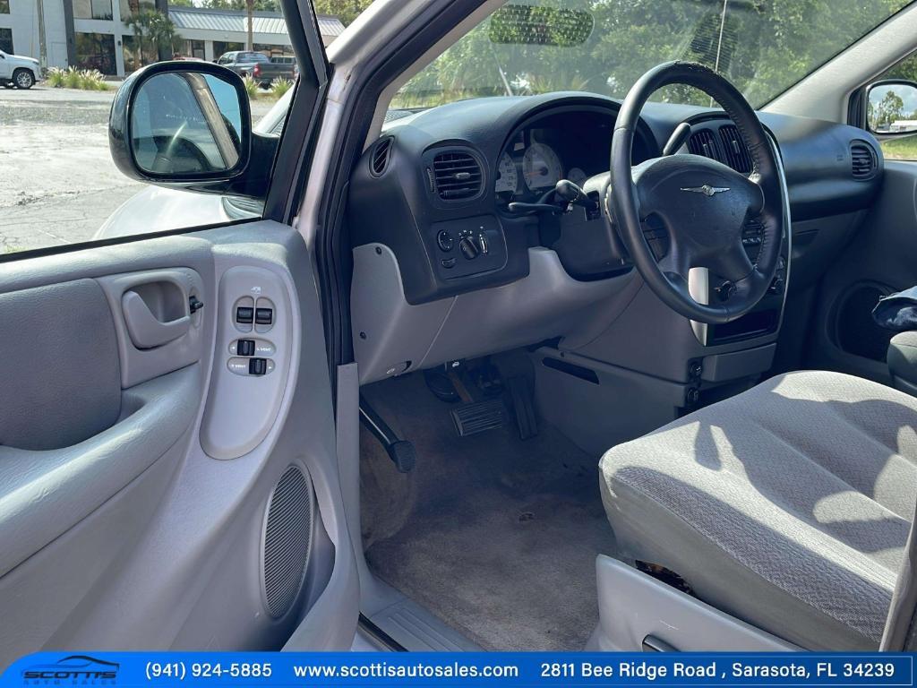 used 2007 Chrysler Town & Country car, priced at $3,495