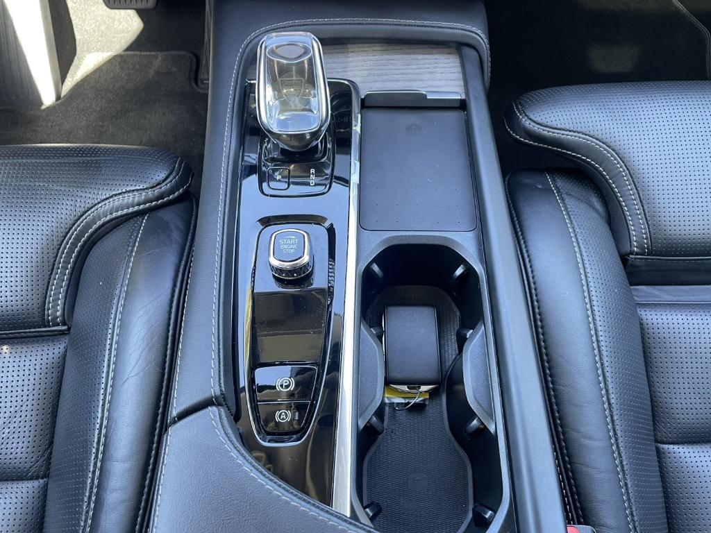 used 2022 Volvo XC90 Recharge Plug-In Hybrid car, priced at $35,988