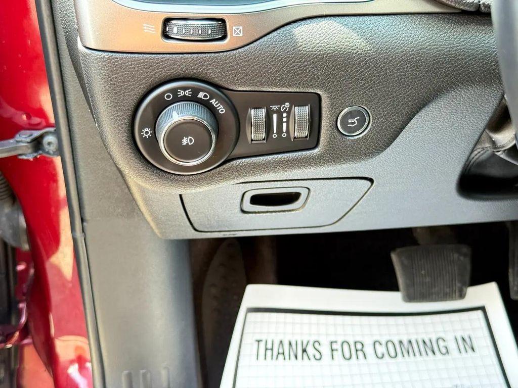 used 2019 Jeep Cherokee car, priced at $13,495