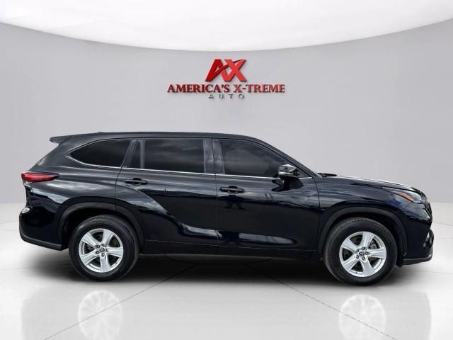 used 2021 Toyota Highlander car, priced at $24,999