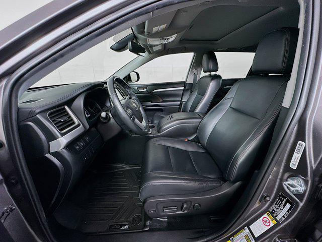 used 2019 Toyota Highlander car, priced at $28,497