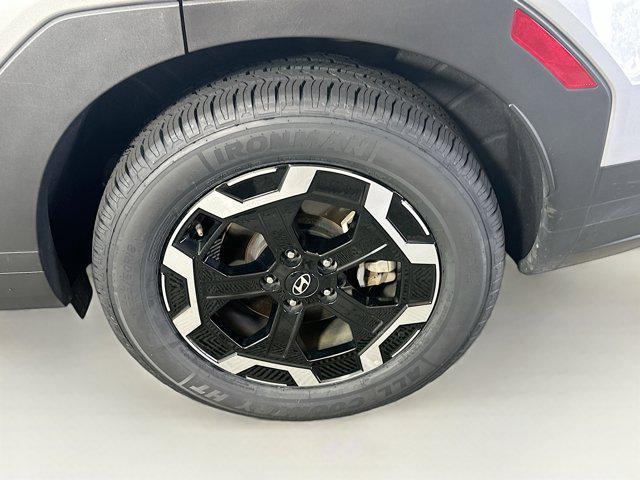 used 2024 Hyundai Santa Fe car, priced at $26,997