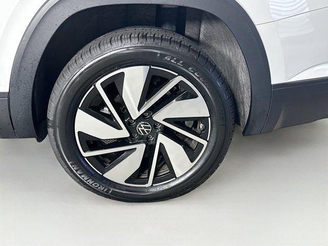 used 2025 Volkswagen Atlas car, priced at $32,987