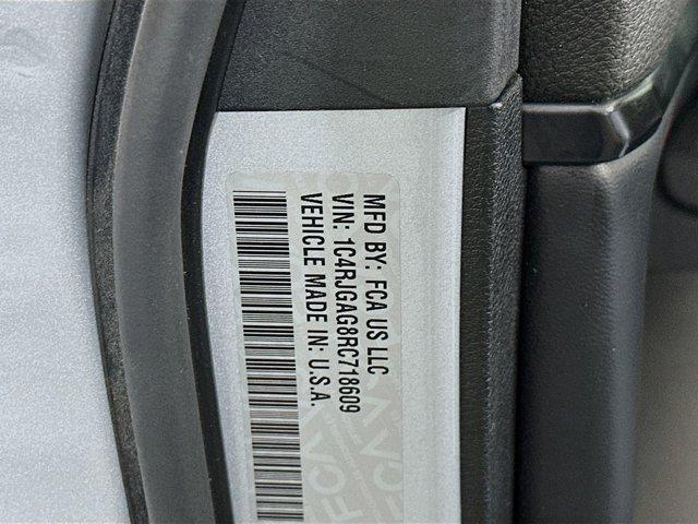 used 2024 Jeep Grand Cherokee car, priced at $24,897