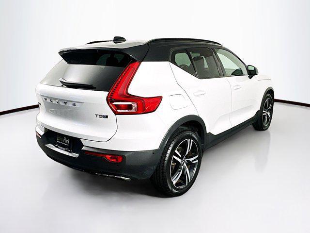 used 2019 Volvo XC40 car, priced at $21,499