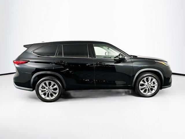 used 2020 Toyota Highlander car, priced at $27,299