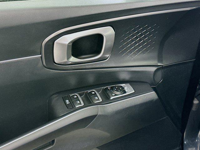 used 2024 Kia Sorento car, priced at $28,997