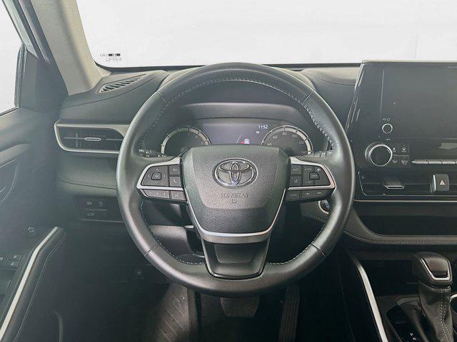 used 2024 Toyota Highlander car, priced at $37,497