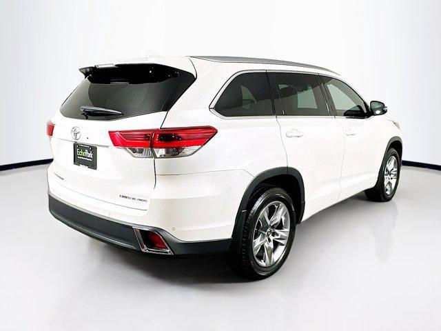 used 2018 Toyota Highlander car, priced at $24,999