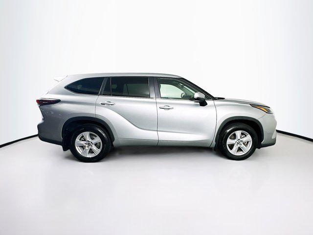 used 2024 Toyota Highlander car, priced at $35,999