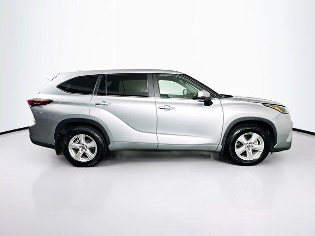 used 2023 Toyota Highlander car, priced at $31,497