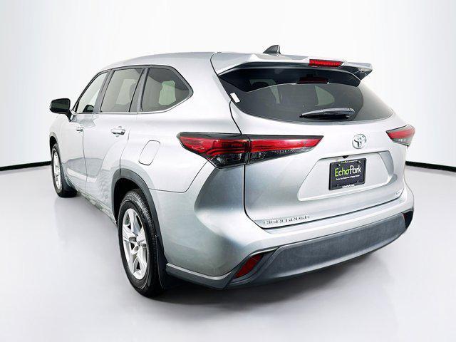 used 2023 Toyota Highlander car, priced at $31,497
