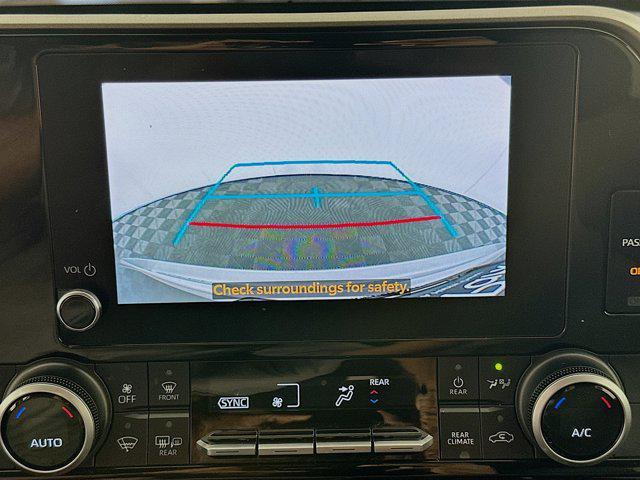 used 2023 Toyota Highlander car, priced at $31,497