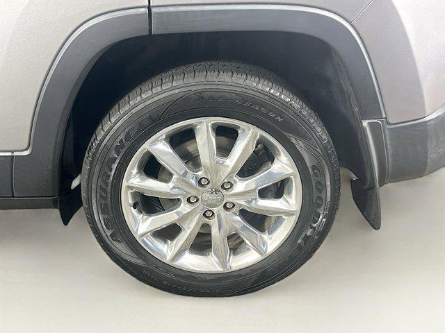 used 2015 Jeep Cherokee car, priced at $10,997