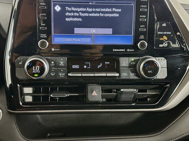 used 2022 Toyota Highlander car, priced at $32,999