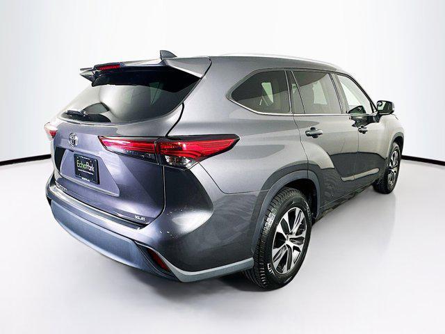 used 2022 Toyota Highlander car, priced at $32,999