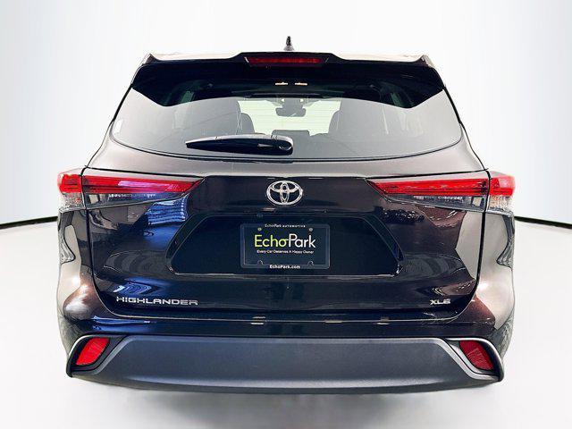 used 2022 Toyota Highlander car, priced at $33,198