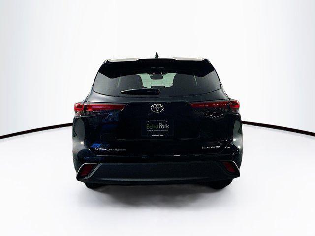 used 2022 Toyota Highlander car, priced at $33,598