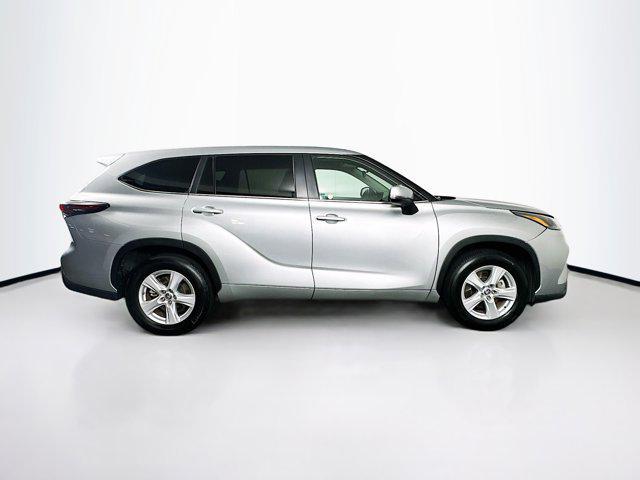 used 2024 Toyota Highlander car, priced at $34,999