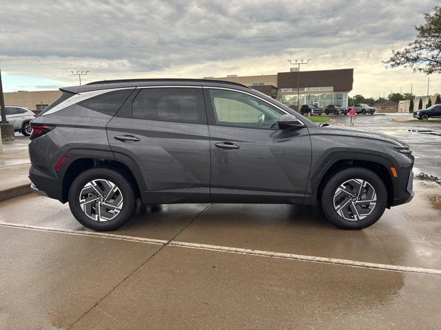 used 2025 Hyundai TUCSON Hybrid car, priced at $33,999