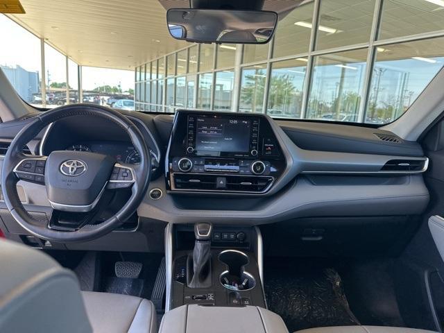 used 2020 Toyota Highlander car, priced at $31,999