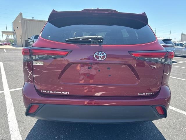 used 2020 Toyota Highlander car, priced at $31,999