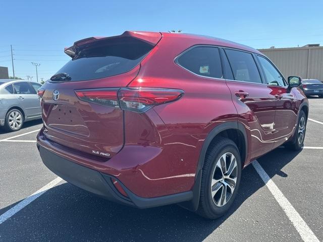 used 2020 Toyota Highlander car, priced at $31,999