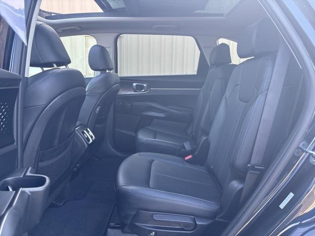used 2022 Kia Sorento Hybrid car, priced at $29,999
