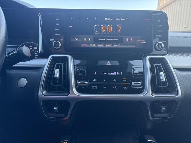 used 2022 Kia Sorento Hybrid car, priced at $29,999