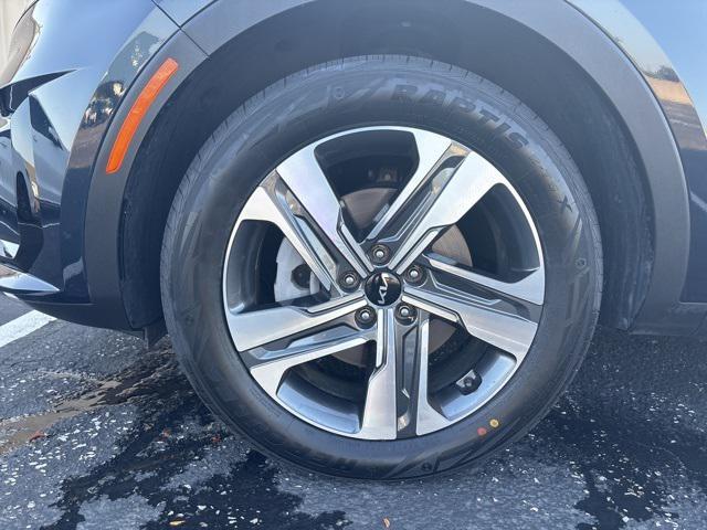 used 2022 Kia Sorento Hybrid car, priced at $29,999