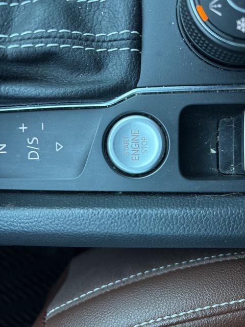 used 2021 Volkswagen Atlas car, priced at $24,999