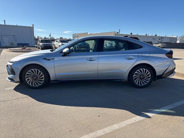 used 2024 Hyundai Sonata Hybrid car, priced at $31,999