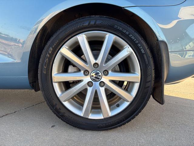 used 2009 Volkswagen Eos car, priced at $7,999