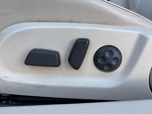 used 2009 Volkswagen Eos car, priced at $7,999