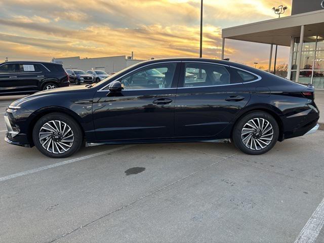 used 2024 Hyundai Sonata Hybrid car, priced at $31,999