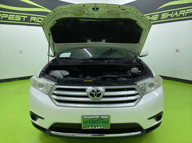 used 2013 Toyota Highlander car, priced at $13,988