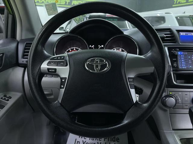 used 2013 Toyota Highlander car, priced at $13,988