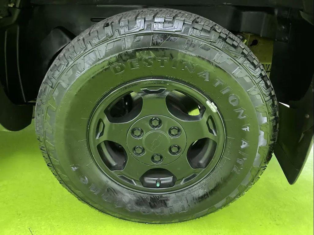 used 2004 Chevrolet Avalanche car, priced at $10,988