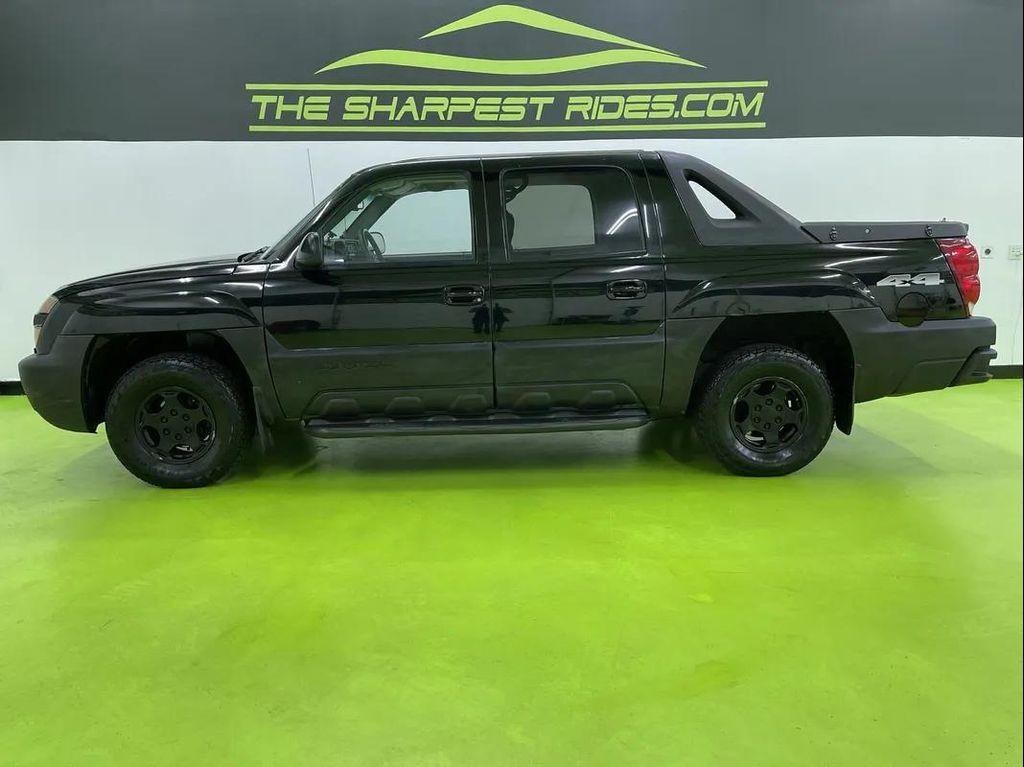 used 2004 Chevrolet Avalanche car, priced at $10,988