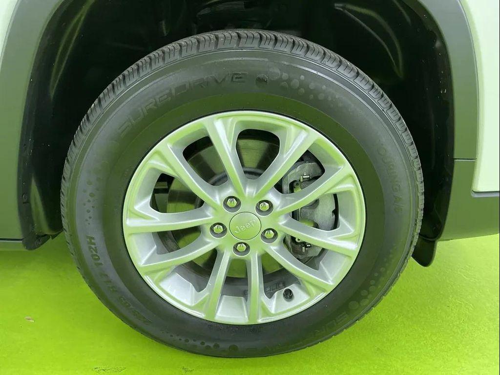 used 2020 Jeep Cherokee car, priced at $17,988