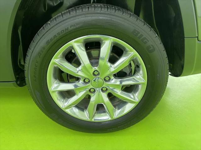 used 2014 Jeep Cherokee car, priced at $10,988
