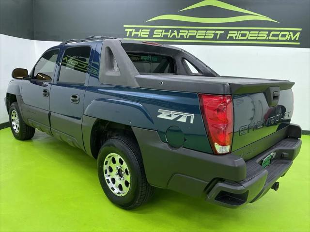 used 2005 Chevrolet Avalanche car, priced at $7,988