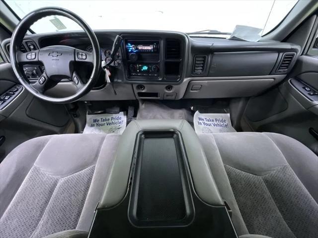 used 2005 Chevrolet Avalanche car, priced at $7,988