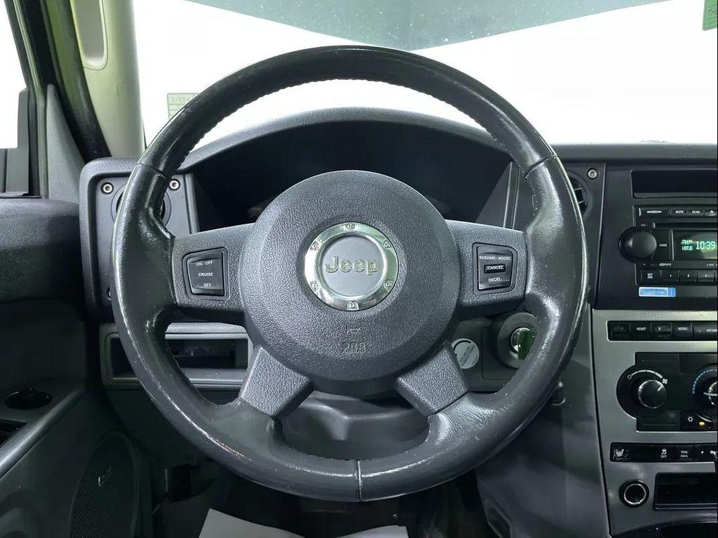used 2007 Jeep Commander car, priced at $3,488
