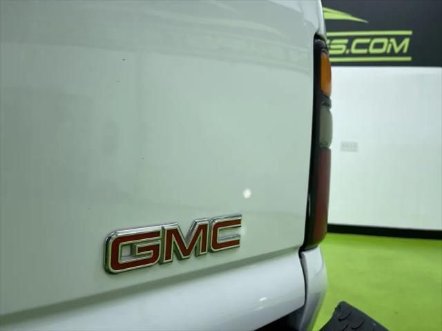 used 2005 GMC Yukon car, priced at $9,988