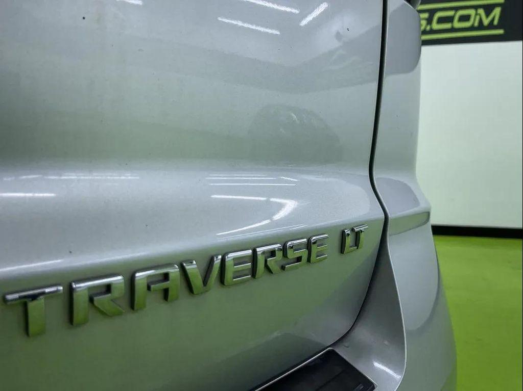 used 2015 Chevrolet Traverse car, priced at $6,988