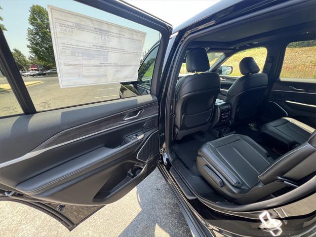 new 2025 Jeep Grand Cherokee L car, priced at $50,090